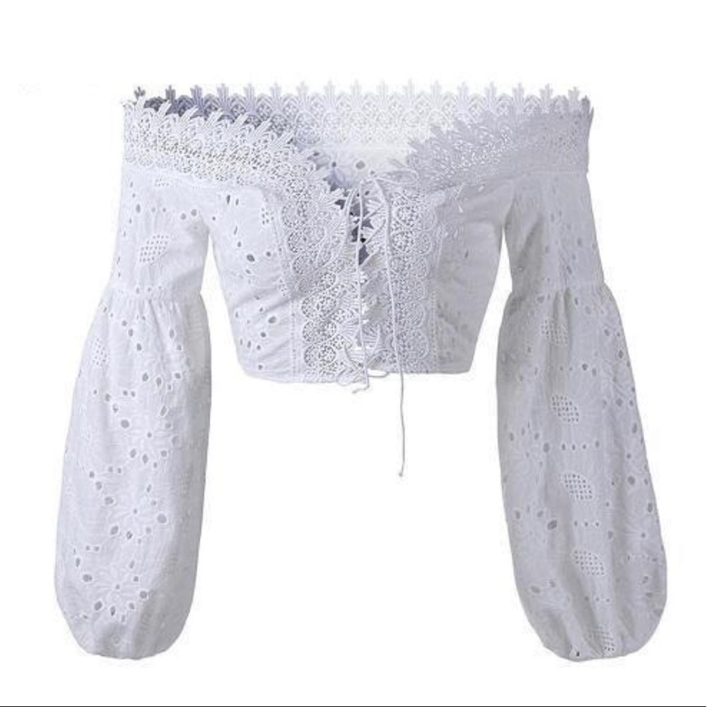 NWT GOTHBB lantern sleeved off the shoulder white floral lace top - size M